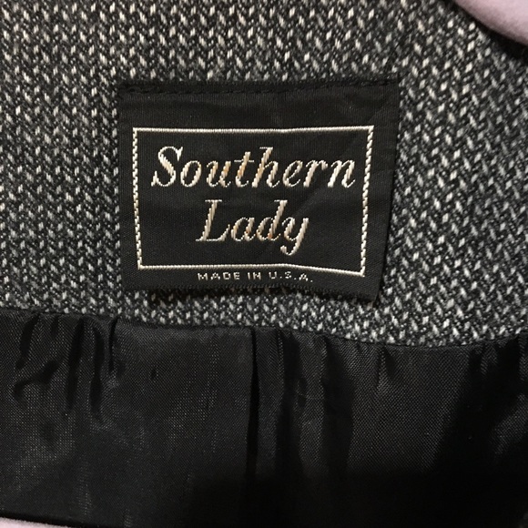 Women’s Dress Blazer - Picture 2 of 3